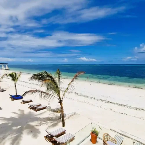 Beach day to enjoy as a couple